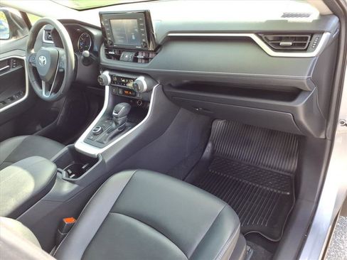 Used 2022 Toyota RAV4 XLE Premium AWD/4WD image 18
