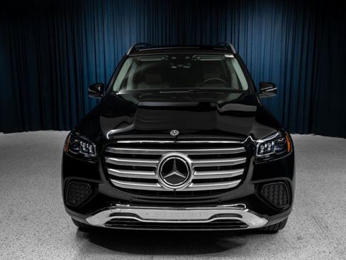 Used 2026 Mercedes-Benz GLS 450 4MATIC image 2