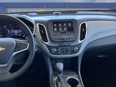 Used 2023 Chevrolet Equinox LT w/ Driver Convenience Package FWD image 3