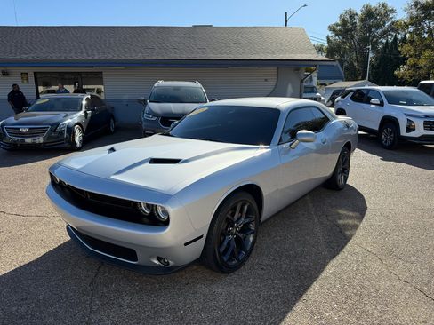 Used 2023 Dodge Challenger SXT w/ Blacktop Package image 3