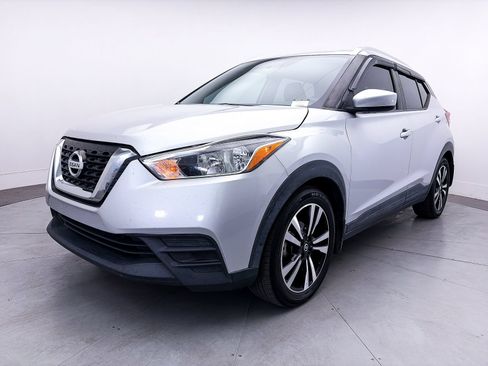 Used 2018 Nissan Kicks SV FWD image 6