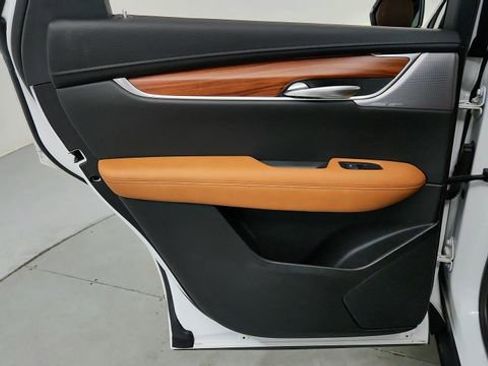 Certified 2023 Cadillac XT5 Premium Luxury image 17