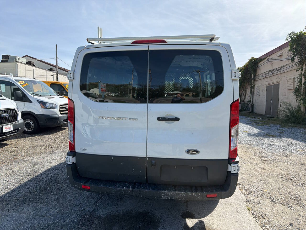Used 2017 Ford Transit 250 130 Low Roof w/ Exterior Upgrade Package RWD image 9