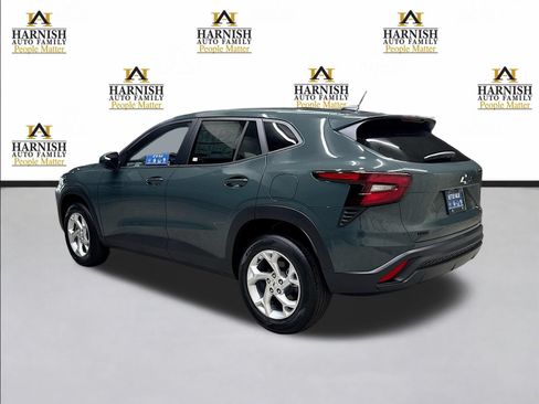 New 2026 Chevrolet Trax LS w/ LS Convenience Package FWD image 7