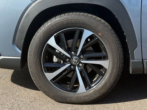 Used 2024 Toyota Corolla Cross XSE w/ Convenience Package image 9