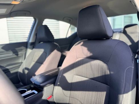 Used 2024 Nissan Altima 2.5 SV image 11