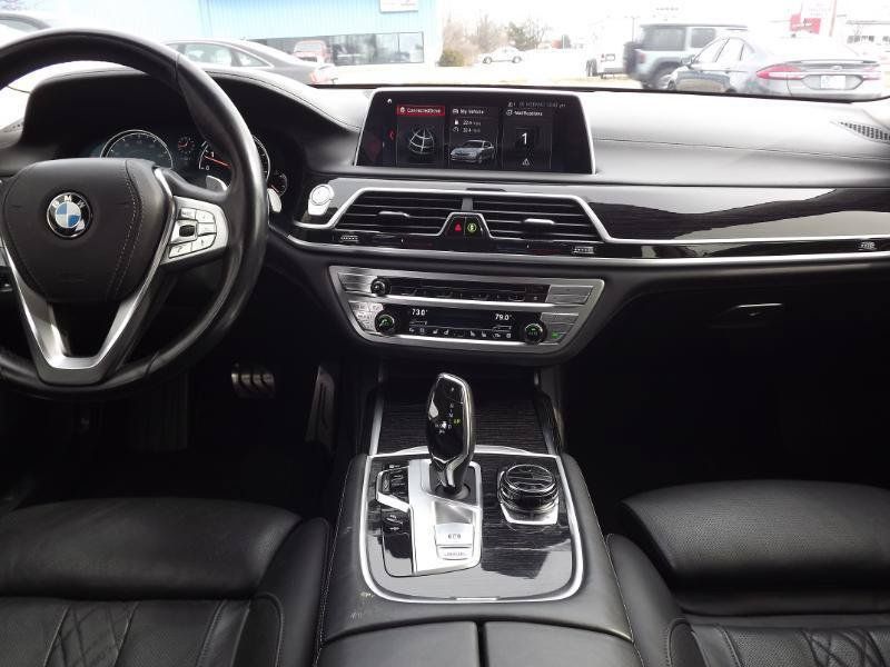 Used 2018 BMW 750i xDrive AWD/4WD image 19