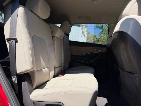 Used 2018 Hyundai Santa Fe SE AWD/4WD image 14