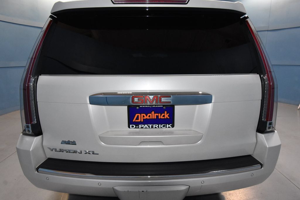 Used 2015 GMC Yukon XL Denali w/ Touring Package AWD/4WD image 30