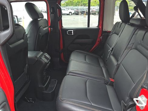 Used 2024 Jeep Wrangler Unlimited Sahara w/ Technology Group AWD/4WD image 10