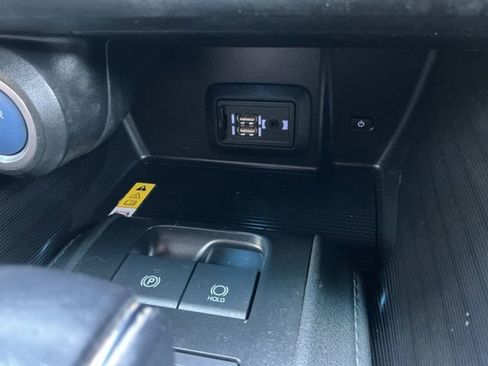 Used 2021 Toyota Venza XLE AWD/4WD image 22