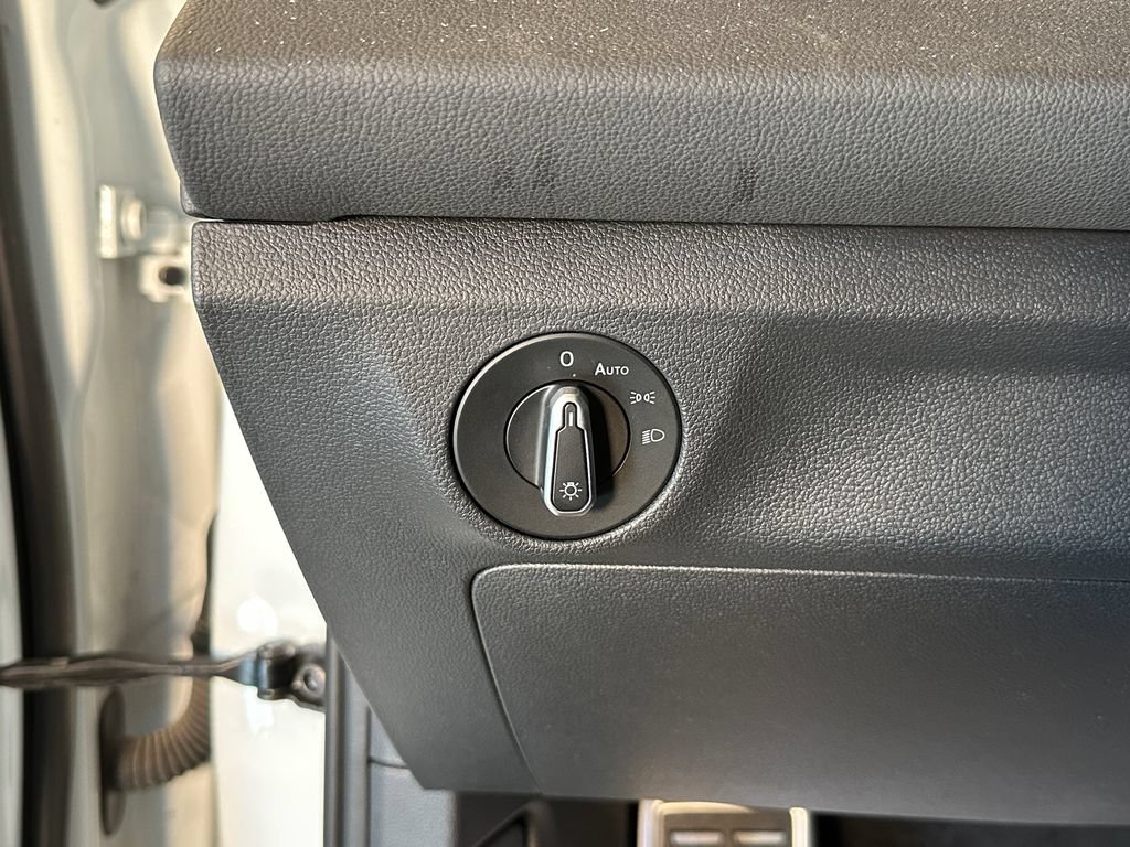 Used 2025 Volkswagen Jetta Sport FWD image 18