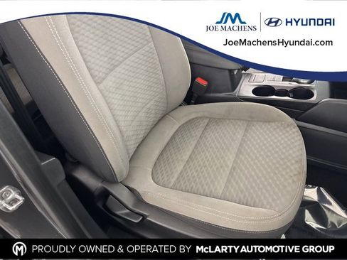 Used 2022 Ford Escape SE w/ SE Sport Appearance Package image 29