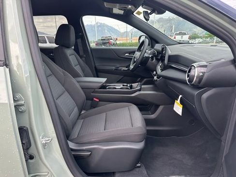 New 2026 Chevrolet Equinox LT AWD/4WD image 17