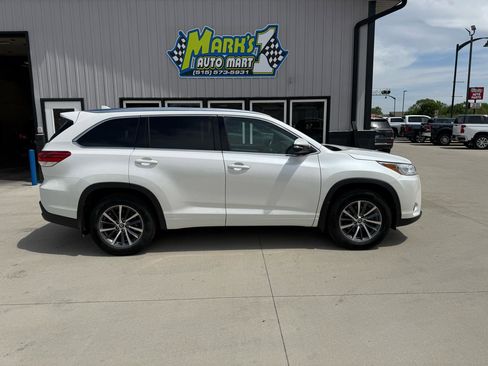 Used 2018 Toyota Highlander XLE AWD/4WD image 7