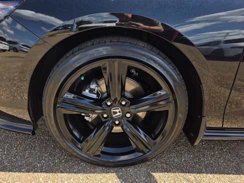 Used 2025 Honda Accord Sport image 27