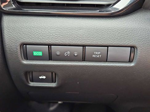 Used 2024 Nissan Sentra SV w/ All-Weather Package FWD image 17