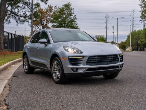 Used 2016 Porsche Macan S image 4