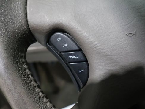 Used 2003 Chrysler Town & Country Limited image 26