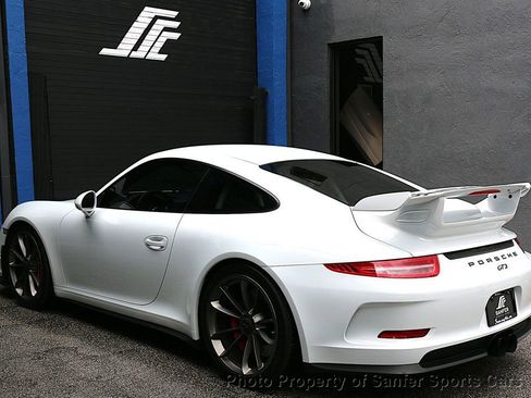 Used 2015 Porsche 911 GT3 RWD image 5