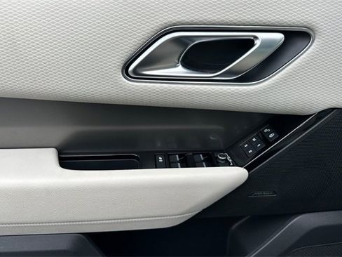 Used 2019 Land Rover Range Rover Velar S image 10