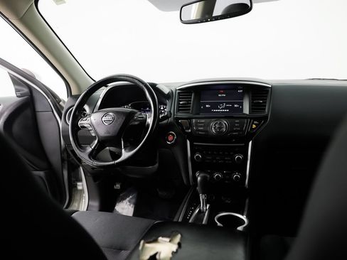Used 2019 Nissan Pathfinder SV FWD image 19