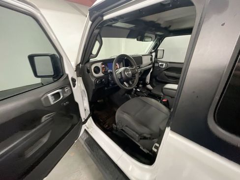 Used 2024 Jeep Wrangler Sport S image 10