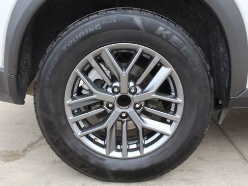 Used 2024 Nissan Rogue S image 10