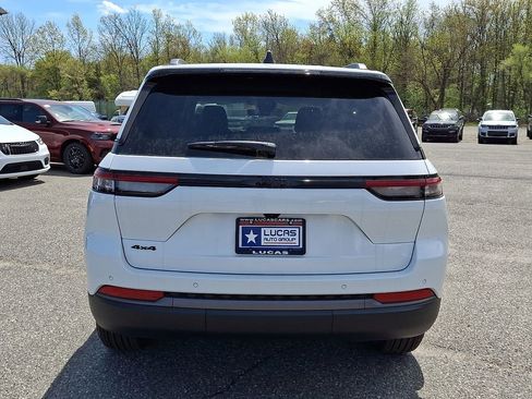 New 2026 Jeep Grand Cherokee Altitude AWD/4WD image 7