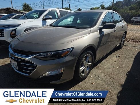 Used 2023 Chevrolet Malibu LS FWD image 2