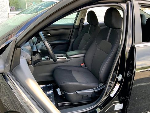 Certified 2023 Nissan Sentra SV image 18