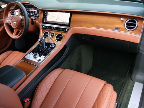 Used 2023 Bentley Continental GT V8 image 2