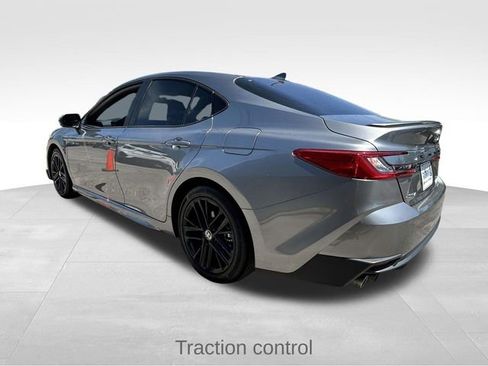 Used 2025 Toyota Camry SE FWD image 5
