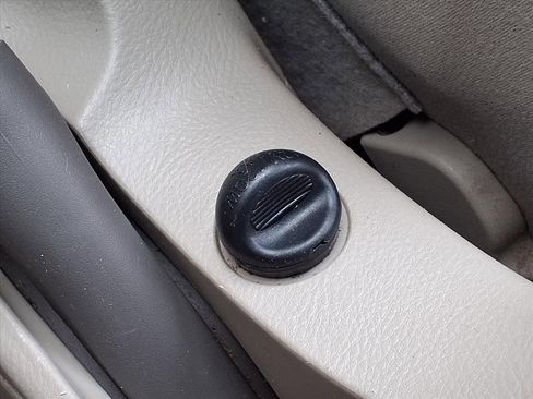 Used 2009 Toyota Yaris image 22