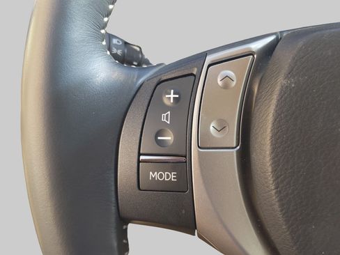 Used 2013 Lexus ES 300h w/ Luxury Pkg FWD image 22
