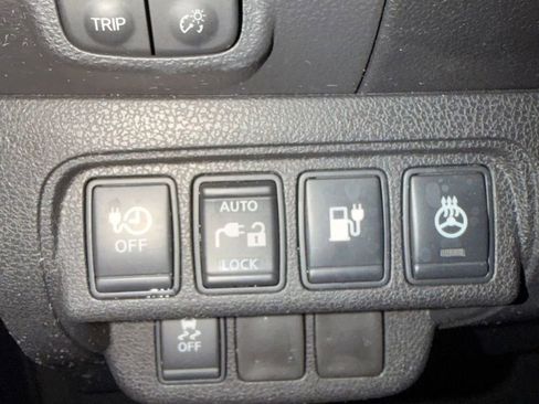 Used 2013 Nissan Leaf SL w/ Premium Pkg image 14