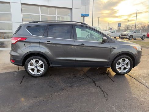 Used 2016 Ford Escape SE w/ Equipment Group 201A image 8