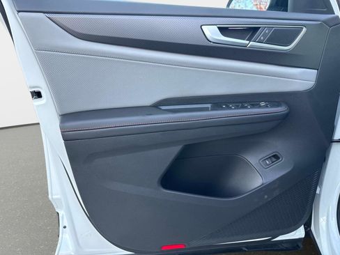 New 2026 Volkswagen Atlas Peak Edition image 17