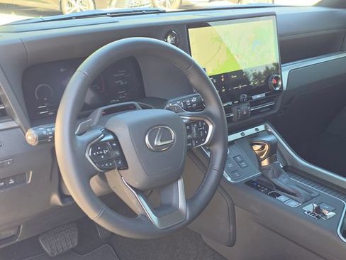Used 2025 Lexus GX 550 w/ Accessory Package (2T) AWD/4WD image 7