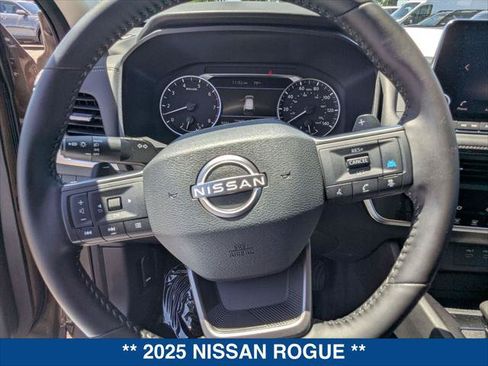 Used 2025 Nissan Rogue SV FWD image 13