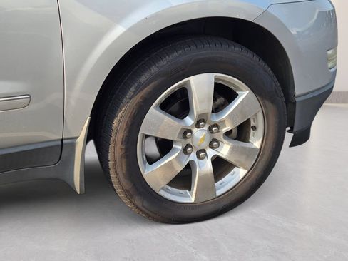 Used 2012 Chevrolet Traverse LTZ FWD image 12