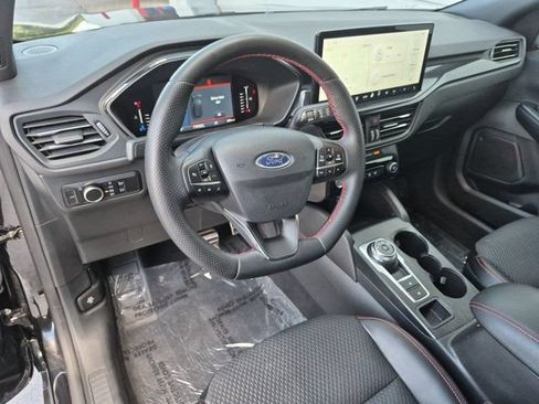 Used 2023 Ford Escape ST-Line w/ Tech Pack #1 AWD/4WD image 9