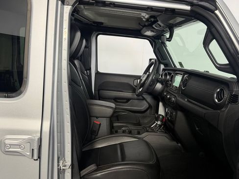 Used 2023 Jeep Wrangler Unlimited Sahara AWD/4WD image 32