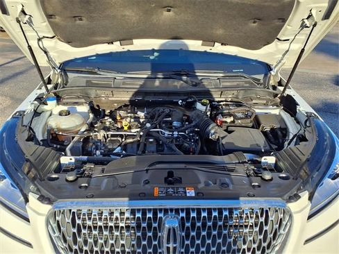 Certified 2022 Lincoln Corsair Reserve w/ Equipment Group 201A image 3