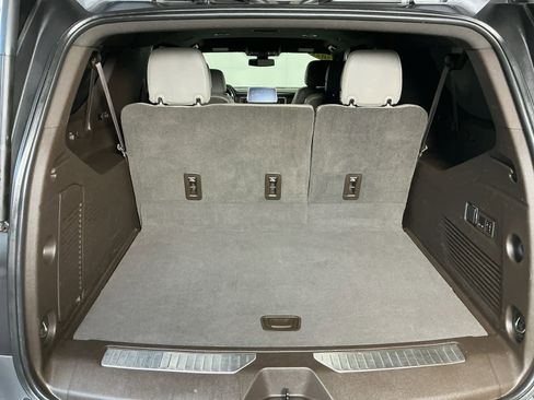 Used 2021 Chevrolet Suburban Z71 w/ Z71 Off-Road Package image 22