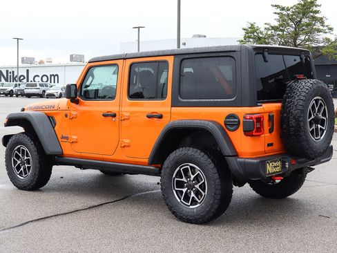Used 2025 Jeep Wrangler Unlimited Rubicon w/ Convenience Group image 6