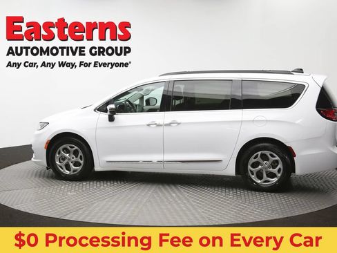 Used 2023 Chrysler Pacifica Limited FWD image 64