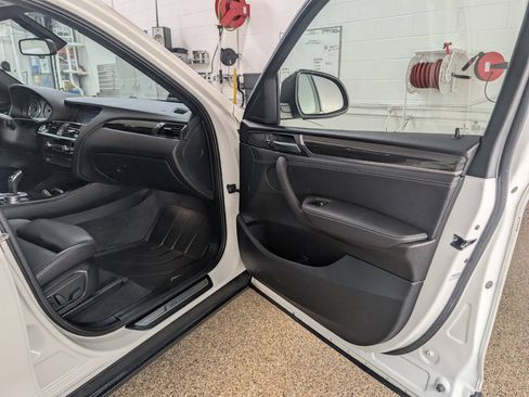 Used 2017 BMW X4 xDrive28i AWD/4WD image 18