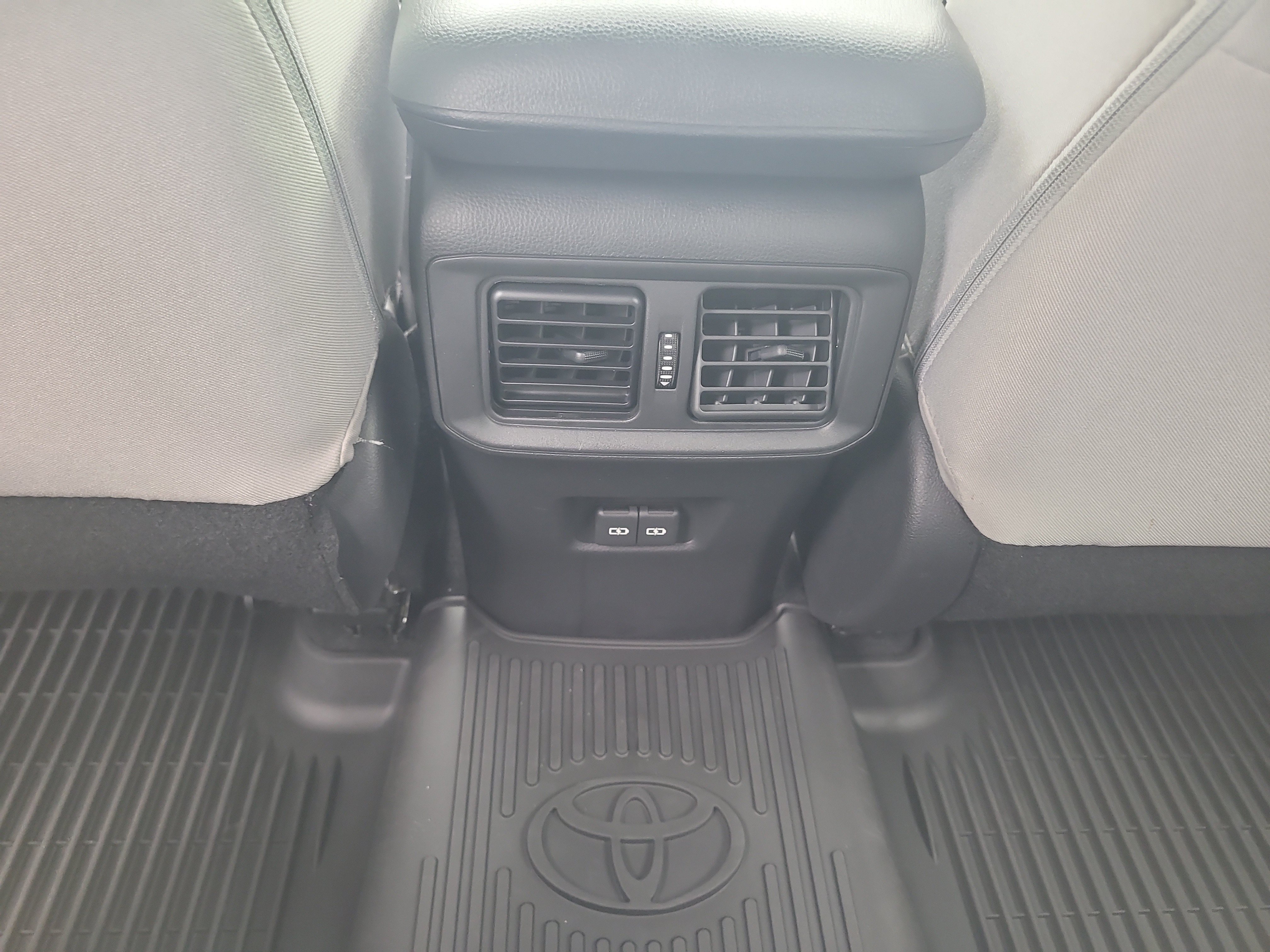 Certified 2023 Toyota RAV4 XLE w/ Convenience Package FWD image 17