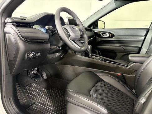 New 2026 Jeep Compass Latitude w/ Sun and Sound Group AWD/4WD image 21
